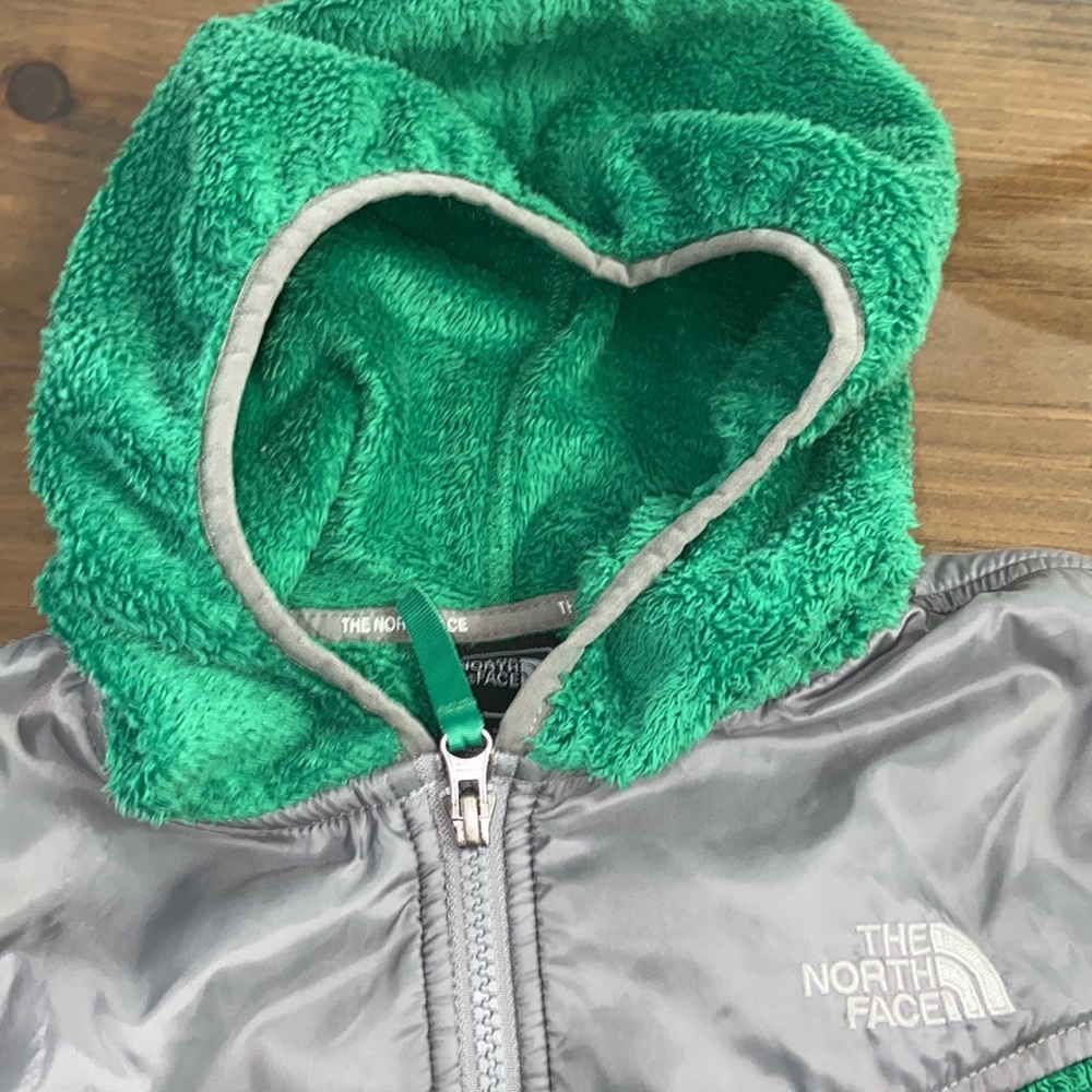 The North Face Girls 14/16 Soft Fleece Hoodie - Picture 2 of 9